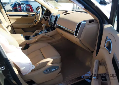 2016 Porsche Cayenne z USA, uszkodzony, nr VIN WP1AA2A22GKA12760